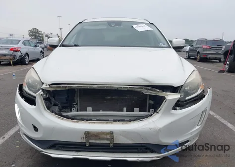 2015 Volvo Xc60 T5/T5 Premier z USA, uszkodzony, nr VIN YV4612RK7F2757513